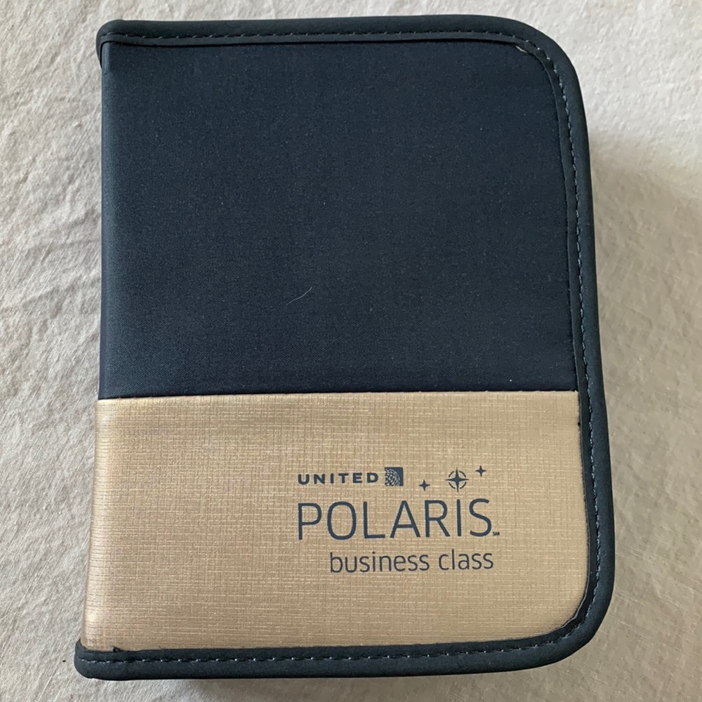 United Airlines business class bag
